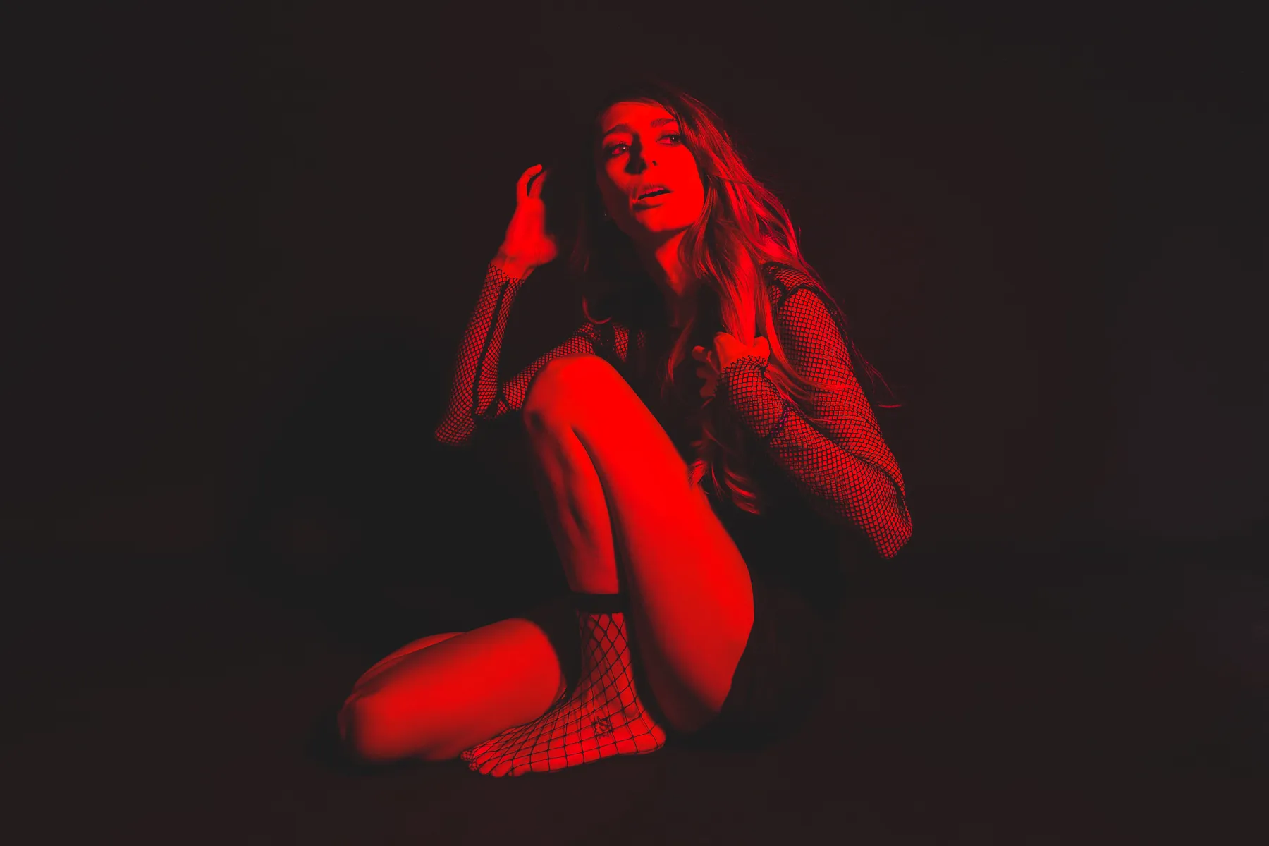 Holly Steps Into the Spotlight with Debut Single ‘Something Sexy’