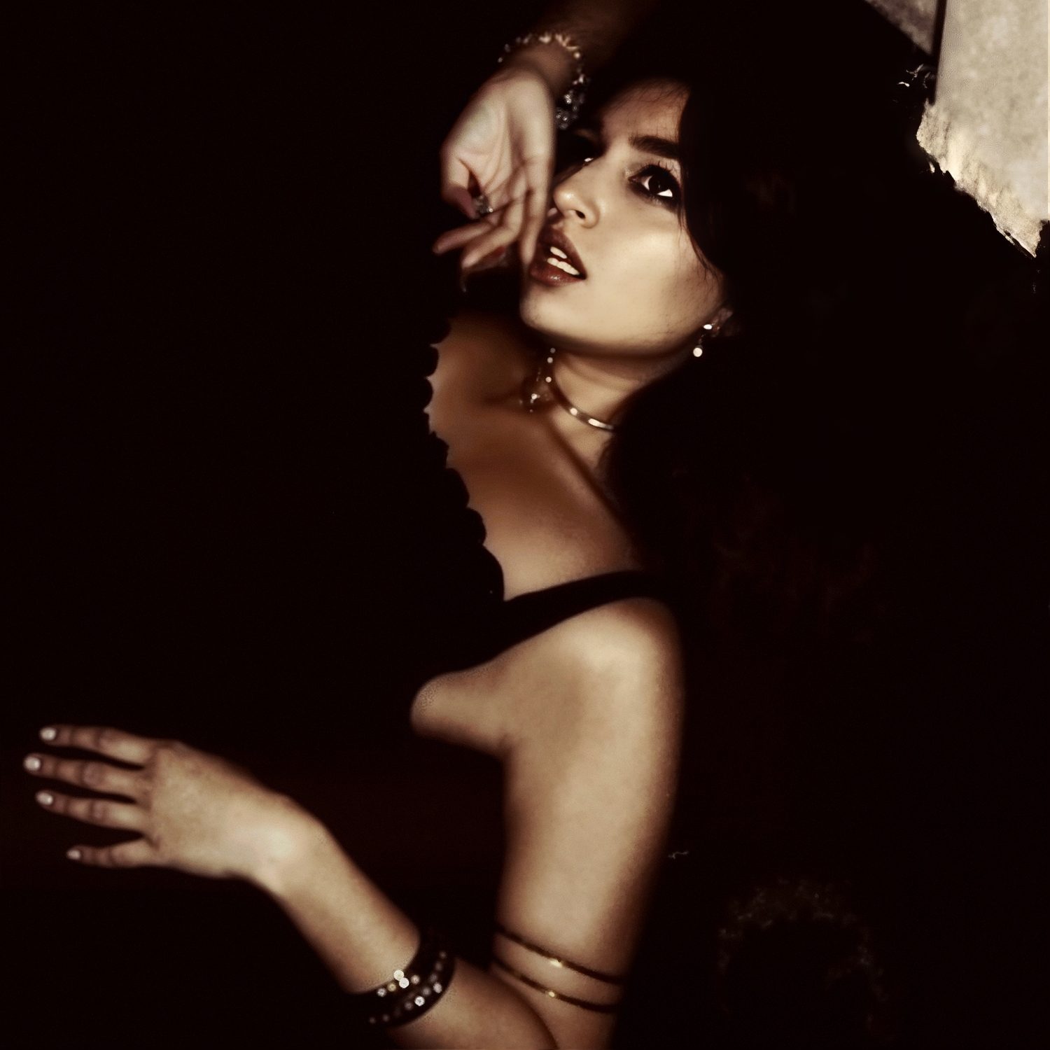 Rena Angel Drops Intimate Alt-Pop Single ‘Beauty When I Bleed’