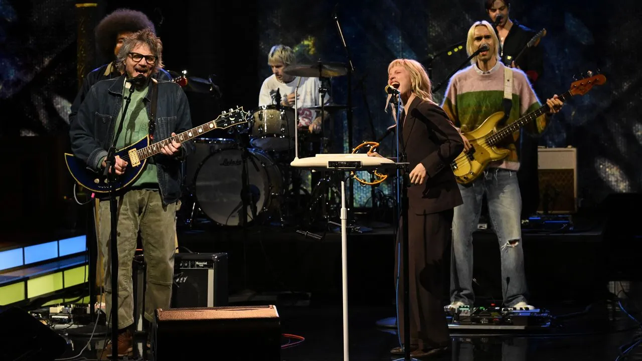Watch Hayley Williams and Jeff Tweedy Cover Unknown Mortal Orchestra on Colbert