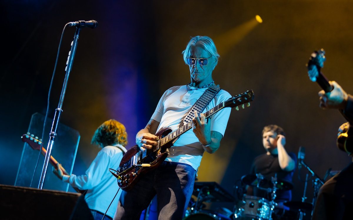 Paul Weller announces 31-track live album